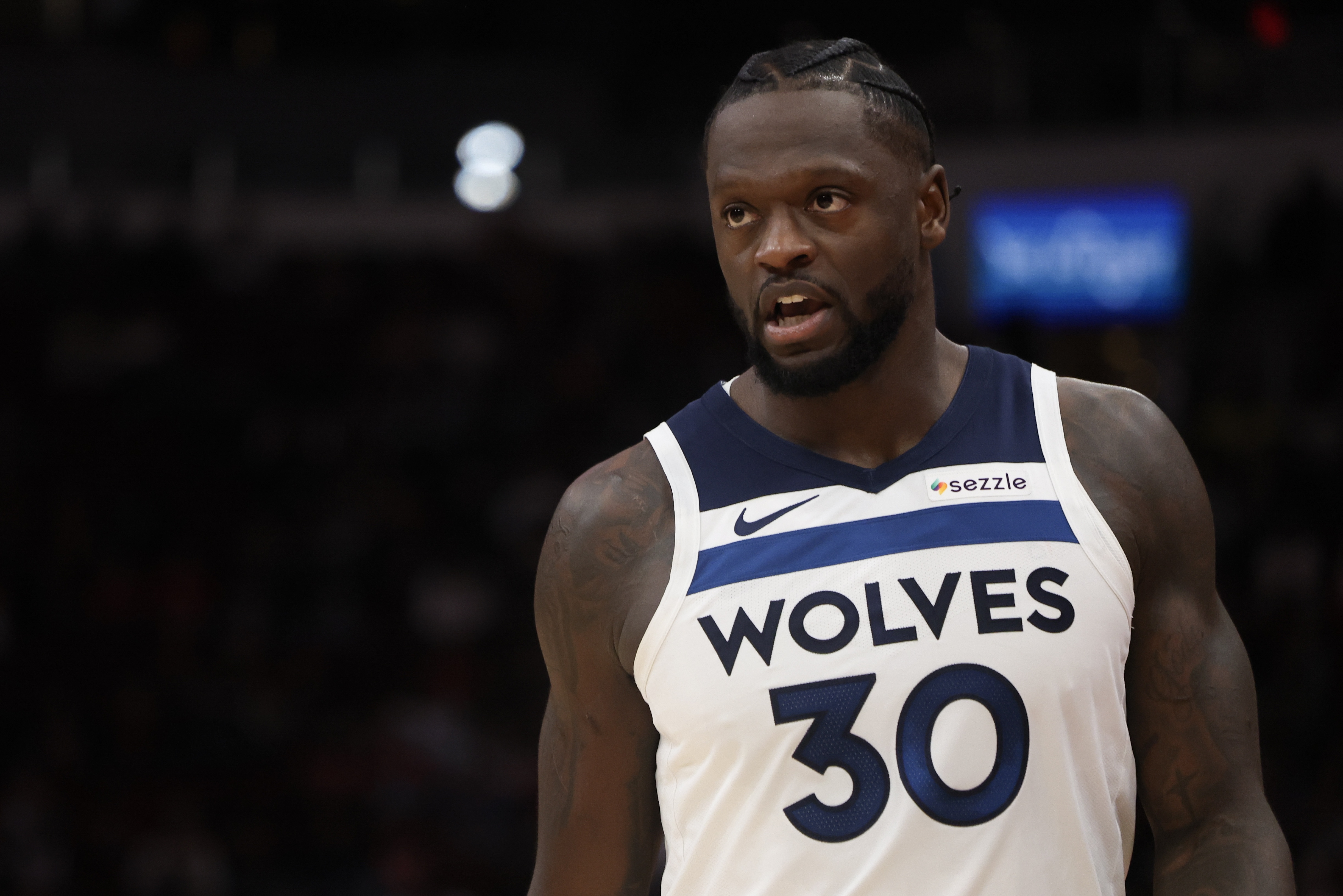 yl7703永利-进攻还得加把劲儿！兰德尔半场出战17分钟 9中5拿到12分3助